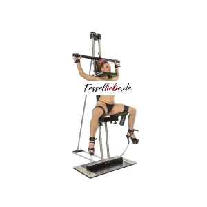 Wood And Steel Tower Set mit V-Sitz, Pranger und Lehnpolstern