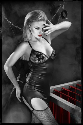 Schwarzes Strapskleid Dderis001 von Demoniq Dark Desire Collection kaufen | Fesselliebe
