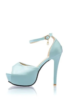 Retro Riemchen-Pumps hellblau von Belsira