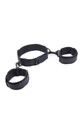 Handschellen und Kragen aus Nylon von Ohmama Fetish kaufen | Fesselliebe