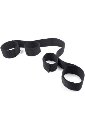 Spreader Soft Bar Handgelenkfesseln aus Nylon von Ohmama Fetish kaufen | Fesselliebe