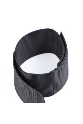 Handschellen und Nylonkragen von Ohmama Fetish kaufen | Fesselliebe