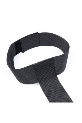 Handschellen und Nylonkragen von Ohmama Fetish kaufen | Fesselliebe