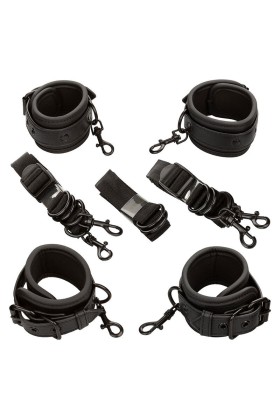 Nocturnal Bettfesseln Leder Verstellbar Schwarz von Calexotics kaufen | Fesselliebe