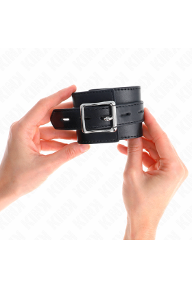 Handgelenkfesseln Schwarz mit Schwarzem Gürtel Verstellbar 17-28 cm X 6 cm von Kink Wrist Restraint kaufen | Fesselliebe