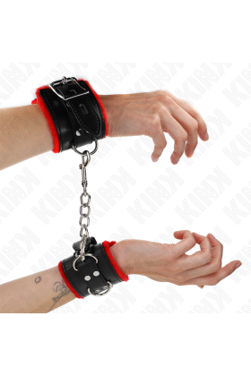 Handgelenkfesseln mit Quadratischen Löchern, Roter und Schwarzer Gürtel, 17-29 cm X 6 cm von Kink Wrist Restraint kaufen | Fesselliebe