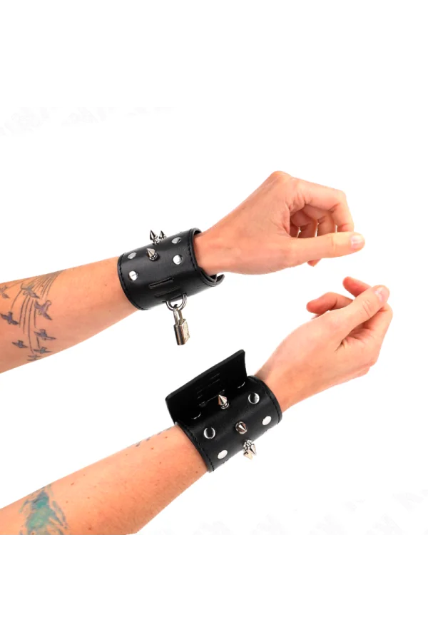 Punk Handgelenkfesseln mit Spikes 25 X 6 cm von Kink Wrist Restraint