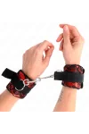 Scandal Handgelenksfesseln Rot-Schwarz von Kink Wrist Restraint