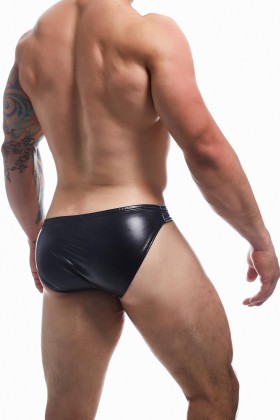 Schwarzer Wetlook Slip BL4CK04 von Cut4Men kaufen | Fesselliebe