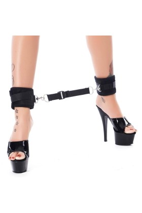 Rimba Fußfesseln mit verstellbarem Spreizgurt verstellbar schwarz von Bondage Play kaufen | Fesselliebe
