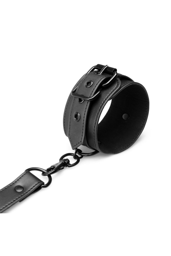 Hogtie mit Hand- und Fußfesseln