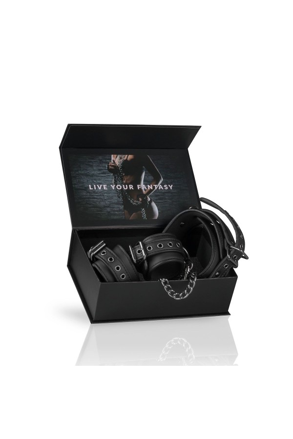 Lederhalsband mit Handgelenkmanschetten