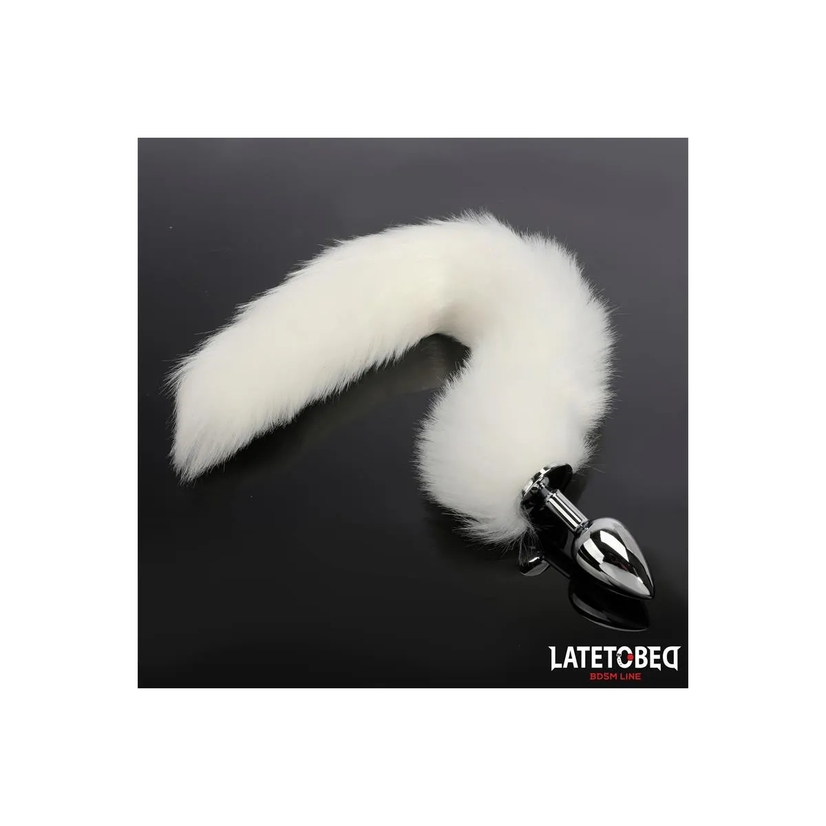 ANALPLUG MIT SCHWANZ WEISS 40 CM VON LATETOBED BDSM LINE