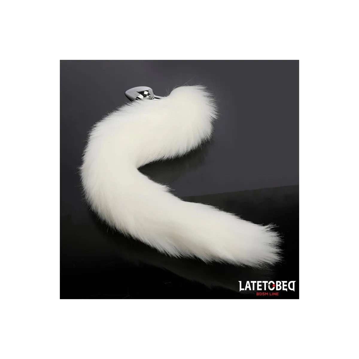 ANALPLUG MIT SCHWANZ WEISS 40 CM VON LATETOBED BDSM LINE
