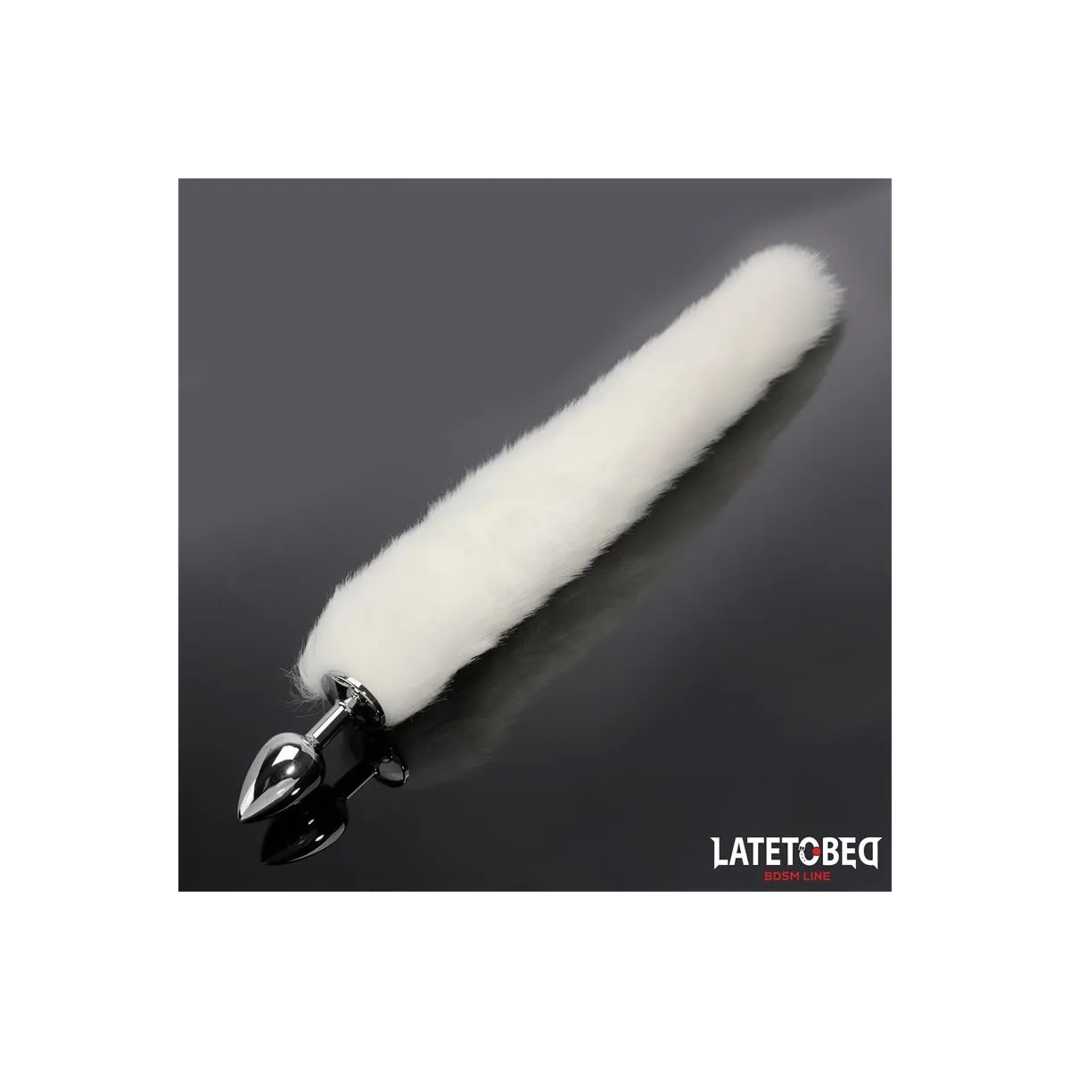ANALPLUG MIT SCHWANZ WEISS 40 CM VON LATETOBED BDSM LINE