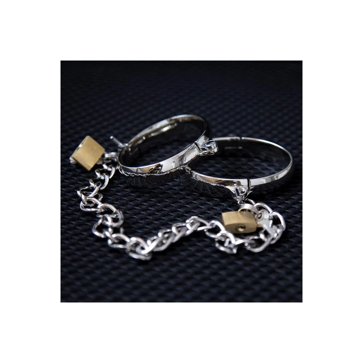 Metallhandschelle für Männer 7 cm von Latetobed Bdsm Line kaufen | Fesselliebe