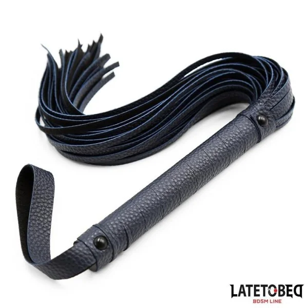 DUNKELBLAUER FLOGGER VON LATETOBED BDSM LINE