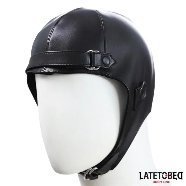 HAUBE SCHWARZ VON LATETOBED BDSM LINE
