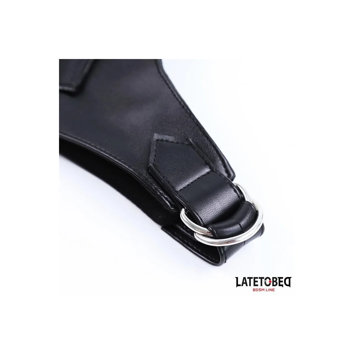 HAUBE SCHWARZ VON LATETOBED BDSM LINE