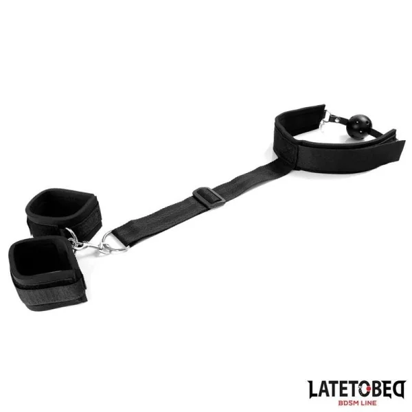 KNEBELKUGEL UND FESSELN VON LATETOBED BDSM LINE