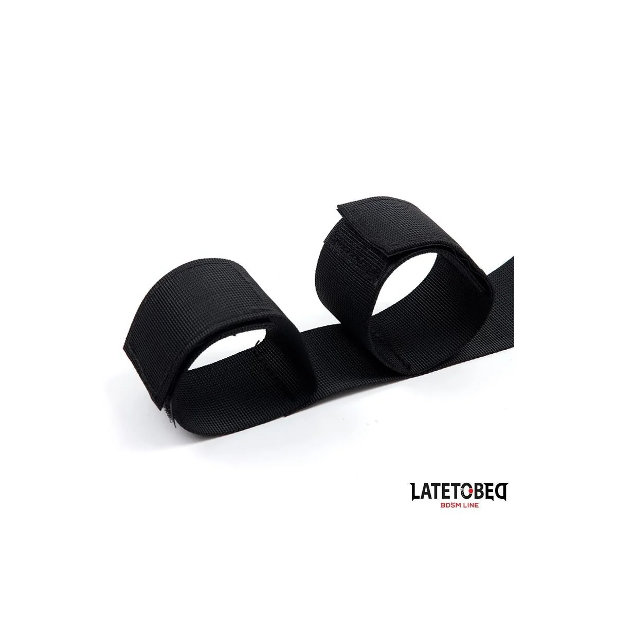 BAND-BONDAGE VON HALS BIS HANDGELENK VON LATETOBED BDSM LINE