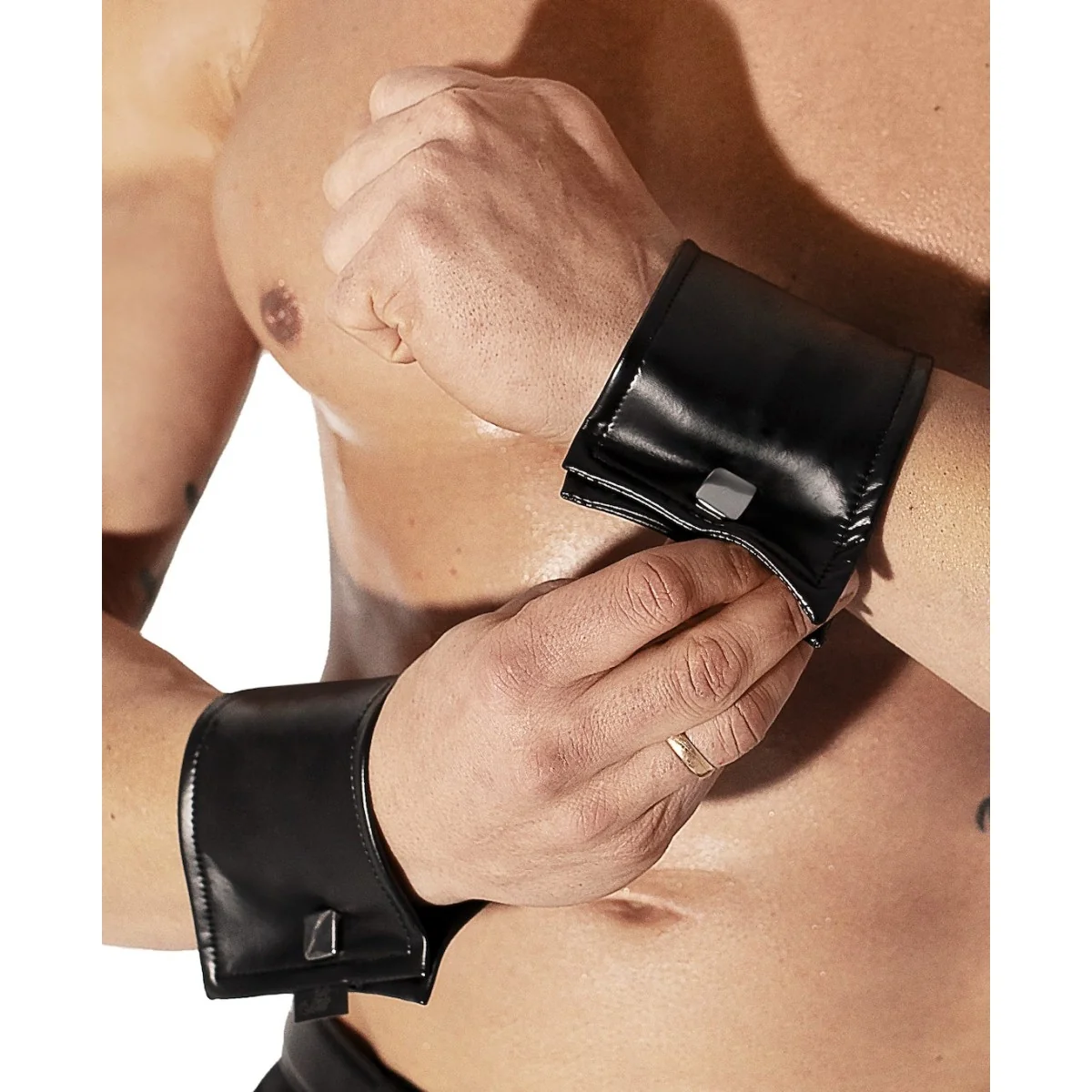 H075 Paar Handgelenk-Geldbörse mit Verstecktem Reißverschluss von Noir Handmade kaufen | Fesselliebe