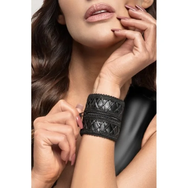 F326 Handgelenk-Geldbörse mit Verstecktem Reißverschluss von Noir Handmade kaufen | Fesselliebe