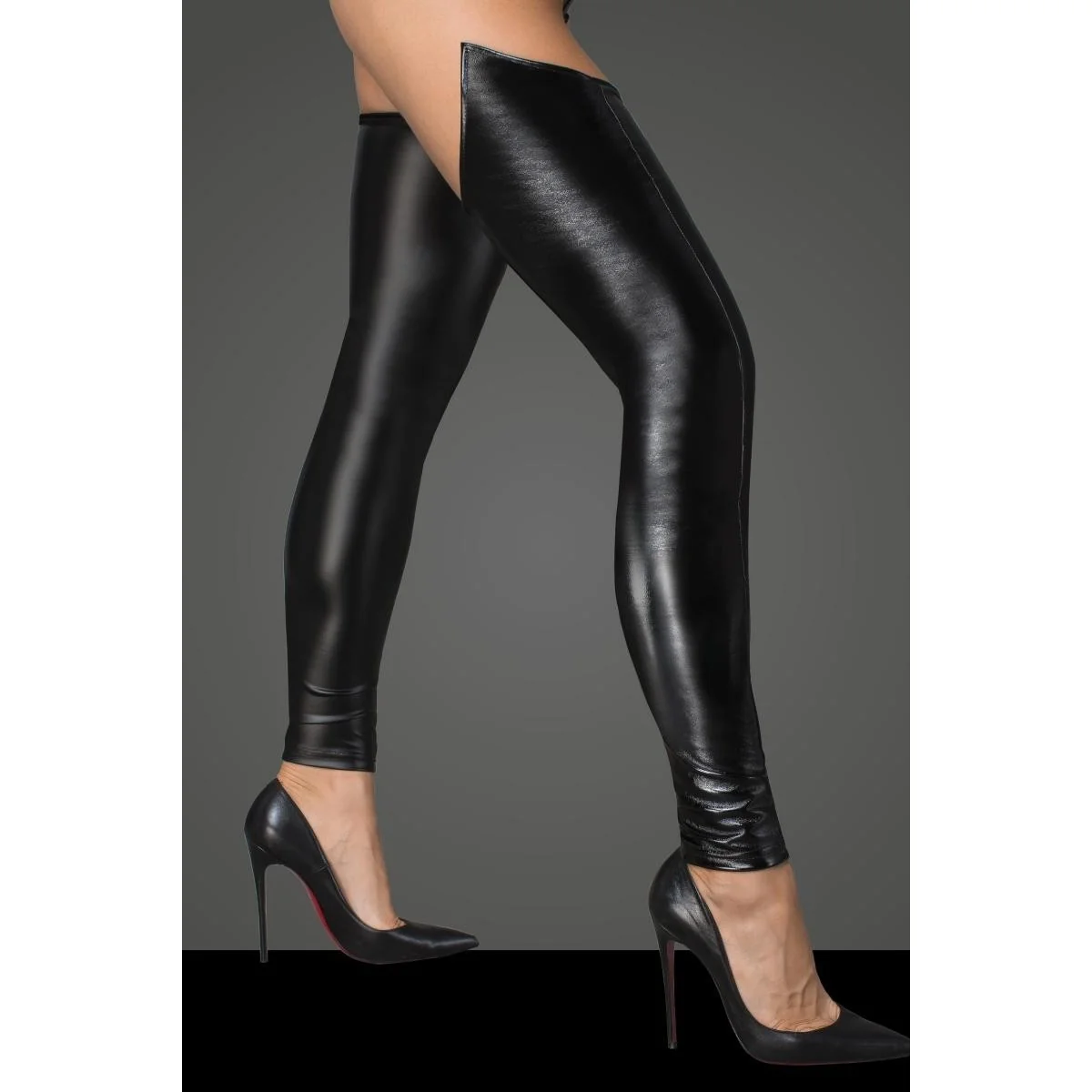 Beinstulpen aus Powerwetlook und Lackiertem Kunstleder F196 von Noir Handmade Rebellious Collection kaufen | Fesselliebe