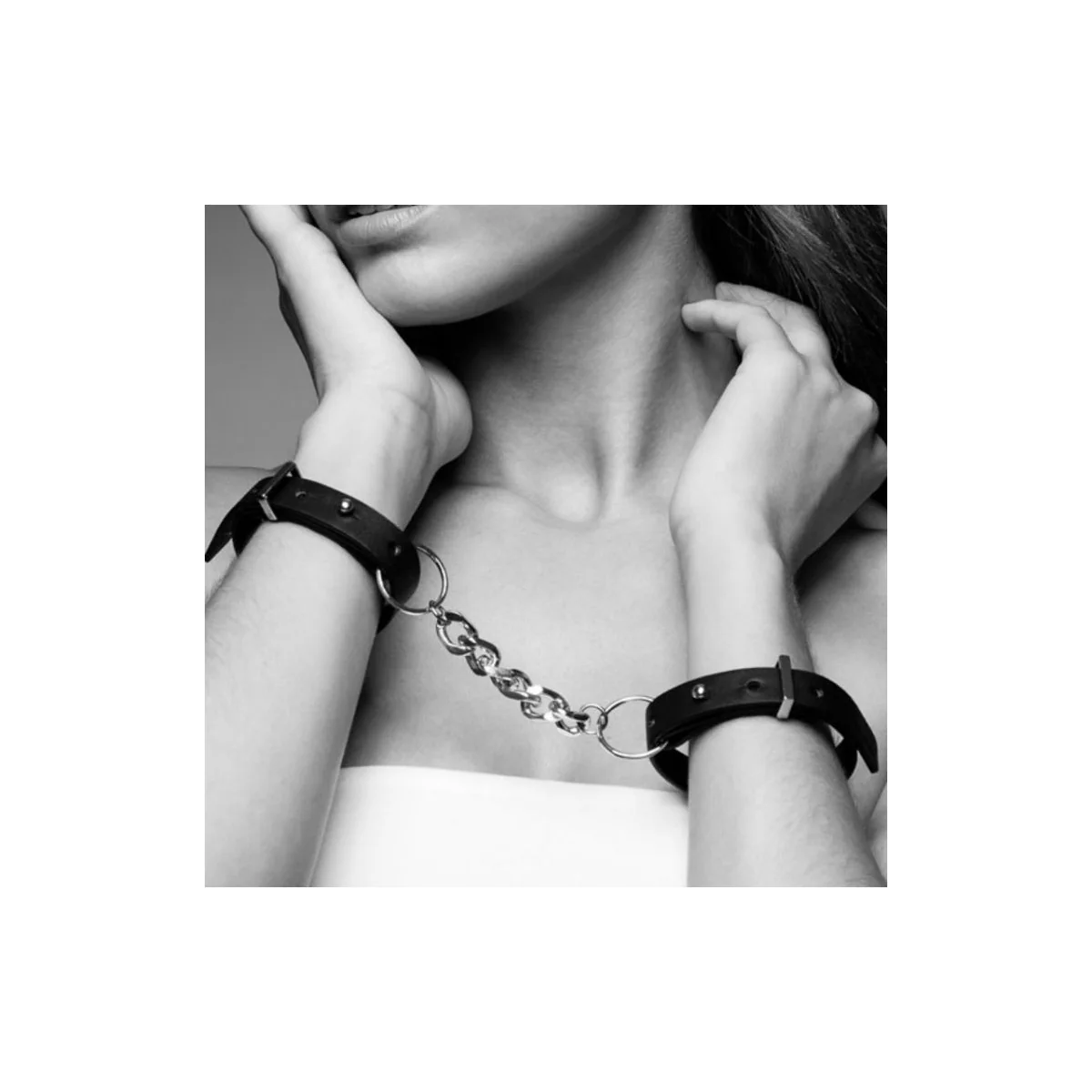 Maze Handschellen Schwarze Armbnder von Bijoux Maze kaufen | Fesselliebe