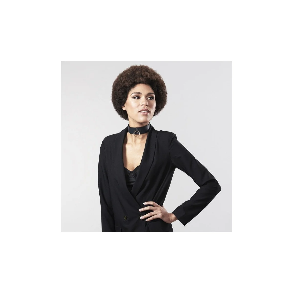 Schwarze Halskette mit Riemen von Bijoux Maze kaufen | Fesselliebe