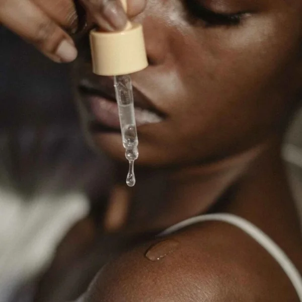 Revitalisierende Intim-Massage-Tropfen von Bijoux Au Naturel kaufen | Fesselliebe