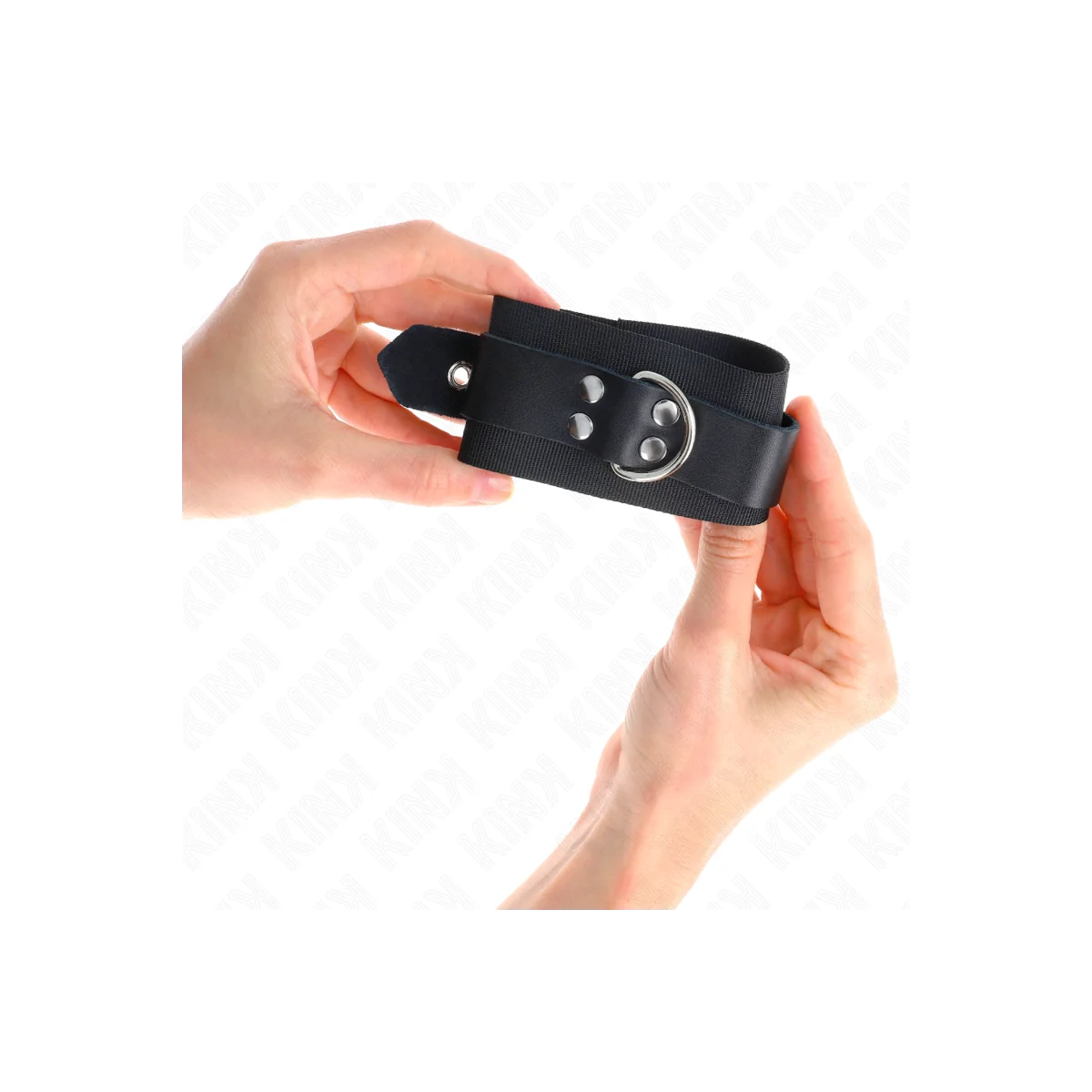 Nylon Handgelenkfesseln Schwarz mit Ledergurte Schwarz Verstellbar 19-29 cm X 5,1 cm von Kink Wrist Restraint kaufen | Fesselliebe