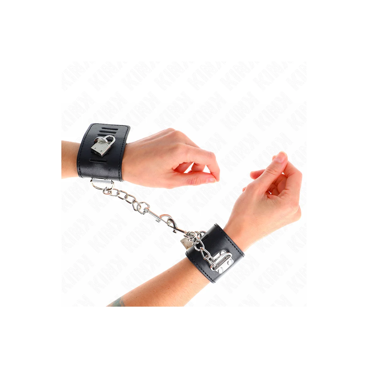 Handgelenkfesseln mit Vorhängeschloss Verschluss Schwarz Verstellbar 16-23 cm X 5,5 cm von Kink Wrist Restraint kaufen | Fesselliebe