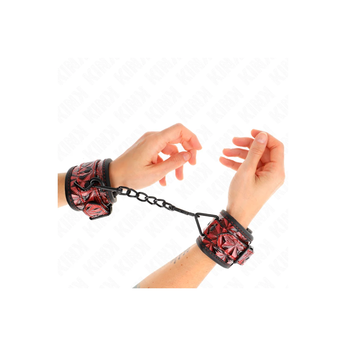 Handgelenkfesseln mit Rautenmuster, Dunkelrot, Verstellbar 17-26 cm X 5,5 cm von Kink Wrist Restraint kaufen | Fesselliebe