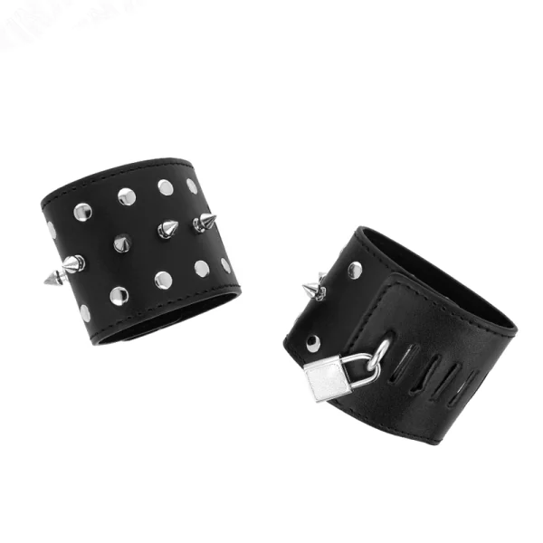 Punk Handgelenkfesseln mit Spikes 25 X 6 cm von Kink Wrist Restraint kaufen | Fesselliebe