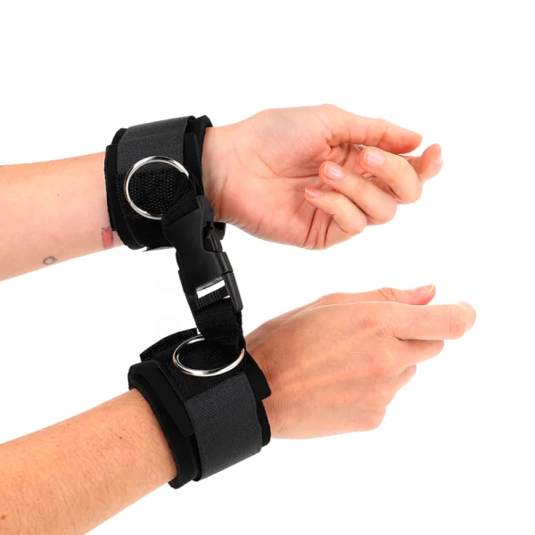 Neopren Handgelenkfesseln mit Klettverschluss Schwarz Verstellbar 22-34 cm von Kink Wrist Restraint kaufen | Fesselliebe