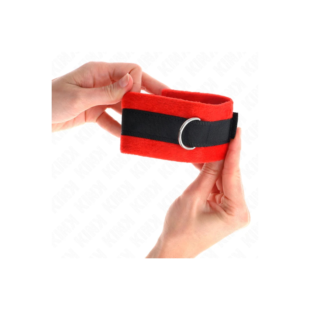 Beginner Pelzhandmanschetten Schwarz-Rot 30 X 7 cm von Kink Wrist Restraint kaufen | Fesselliebe