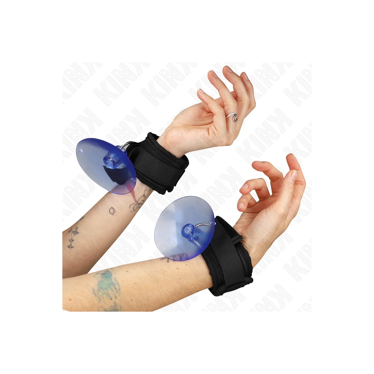 Handgelenkfesseln mit Saugnäpfen Schwarz 29-40 cm X 5 cm von Kink Wrist Restraint kaufen | Fesselliebe