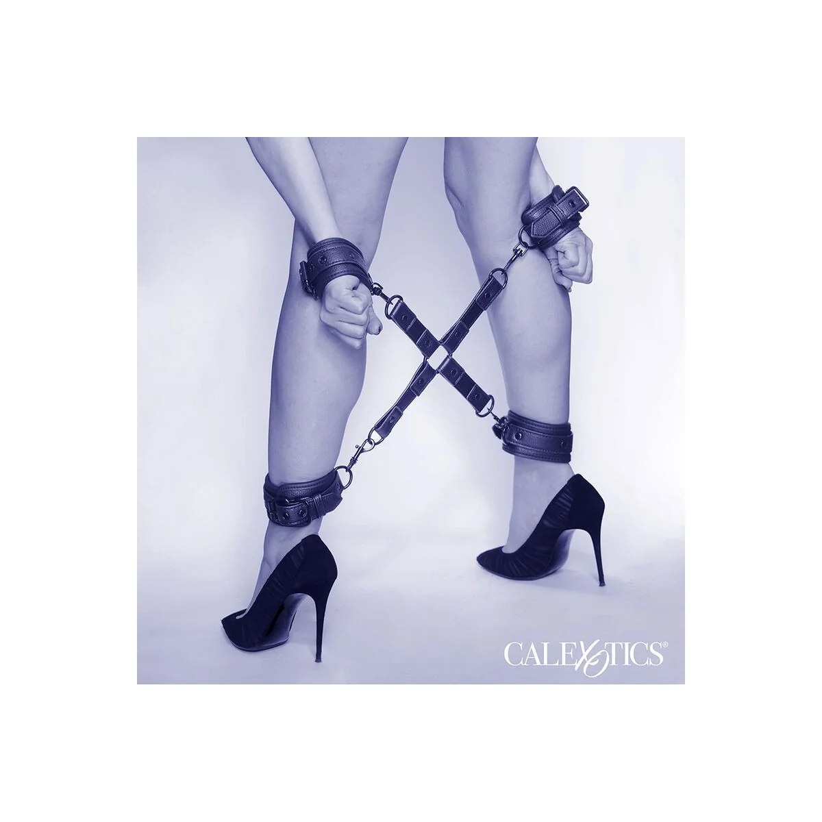 Nocturnal Hog Tie Connector Cuero Einstellbar Schwarz von Calexotics kaufen | Fesselliebe