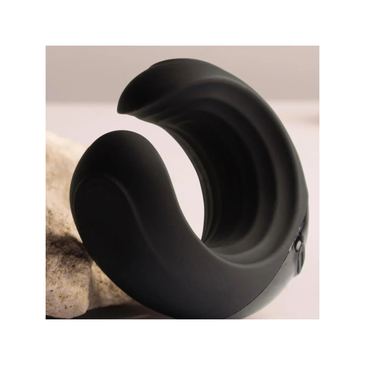 ECHO SCHWARZER VIBRATOR-MASTURBATOR VON ROCKS-OFF