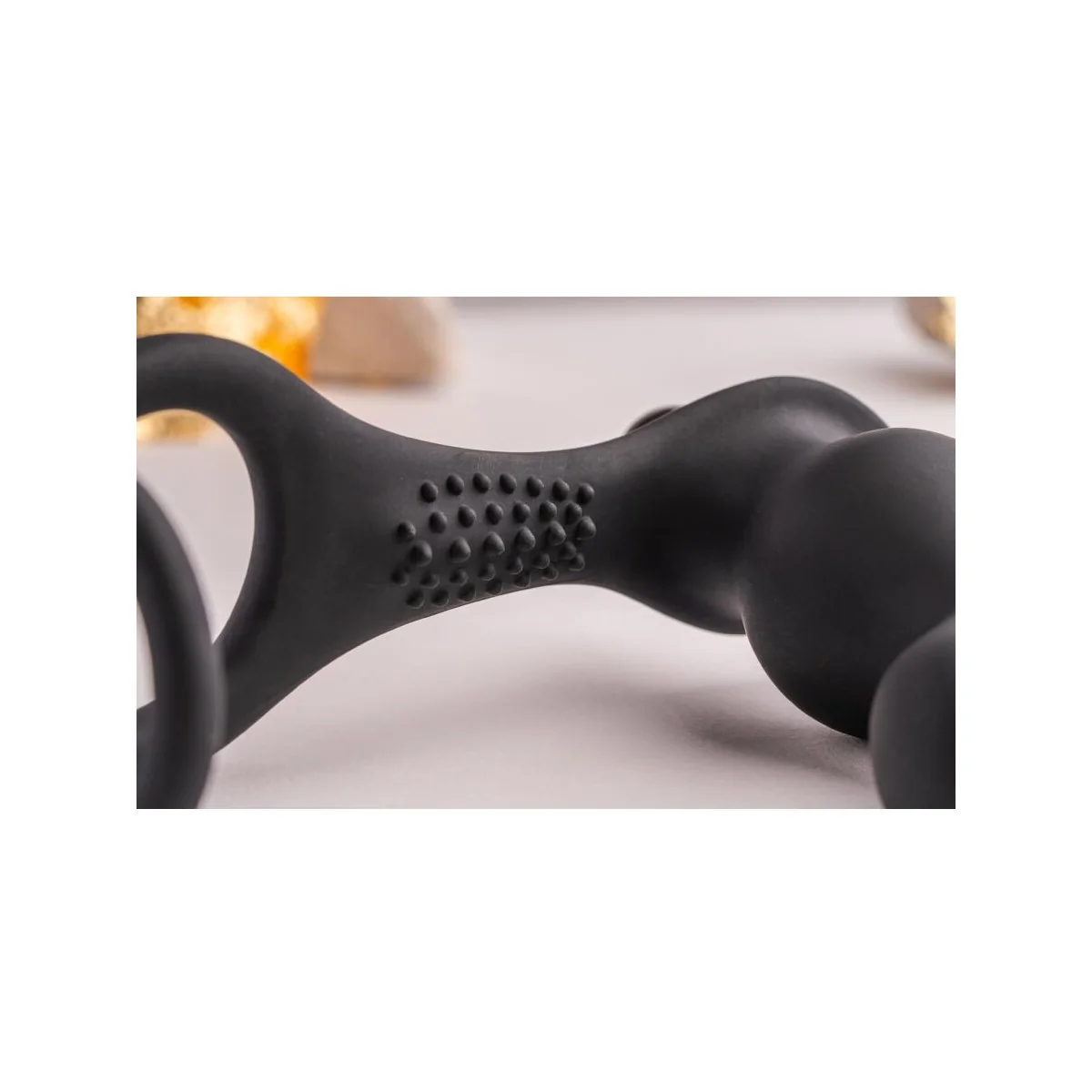 RO-ZEN RRO ANAL PLUG MIT VIBRIERENDEM PENISRING SCHWARZ VON ROCKS-OFF