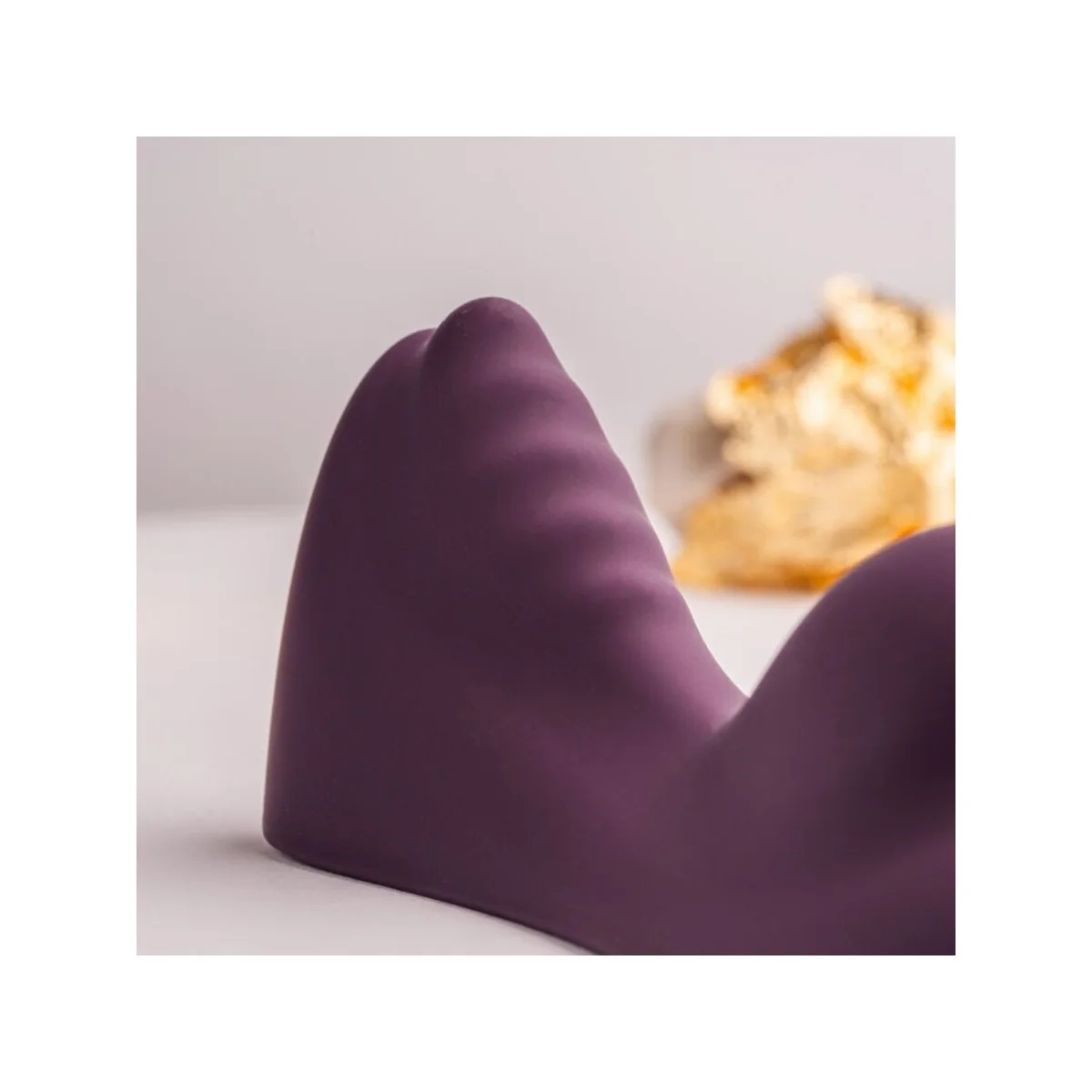 RUBY GLOW PURPLE SIT-ON VIBRATOR VON ROCKS-OFF