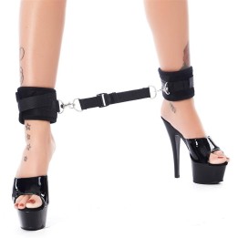 Fussfesseln mit Verstellbarem Spreizgurt von Bondage Play | Fesselliebe.de