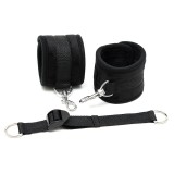 Fussfesseln mit Verstellbarem Spreizgurt von Bondage Play | Fesselliebe.de