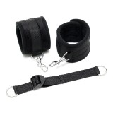 Fussfesseln mit Verstellbarem Spreizgurt von Bondage Play | Fesselliebe.de