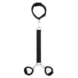 Weiches Halsband mit Handschellen und Leine Verstellbar von Bondage Play | Fesselliebe.de