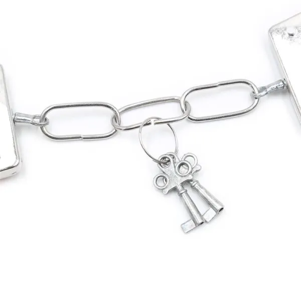 Furry-Metallhandschellen Rosa von Intoyou BDSM Line | Fesselliebe.de