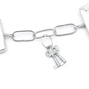 Furry-Metallhandschellen Rosa von Intoyou BDSM Line