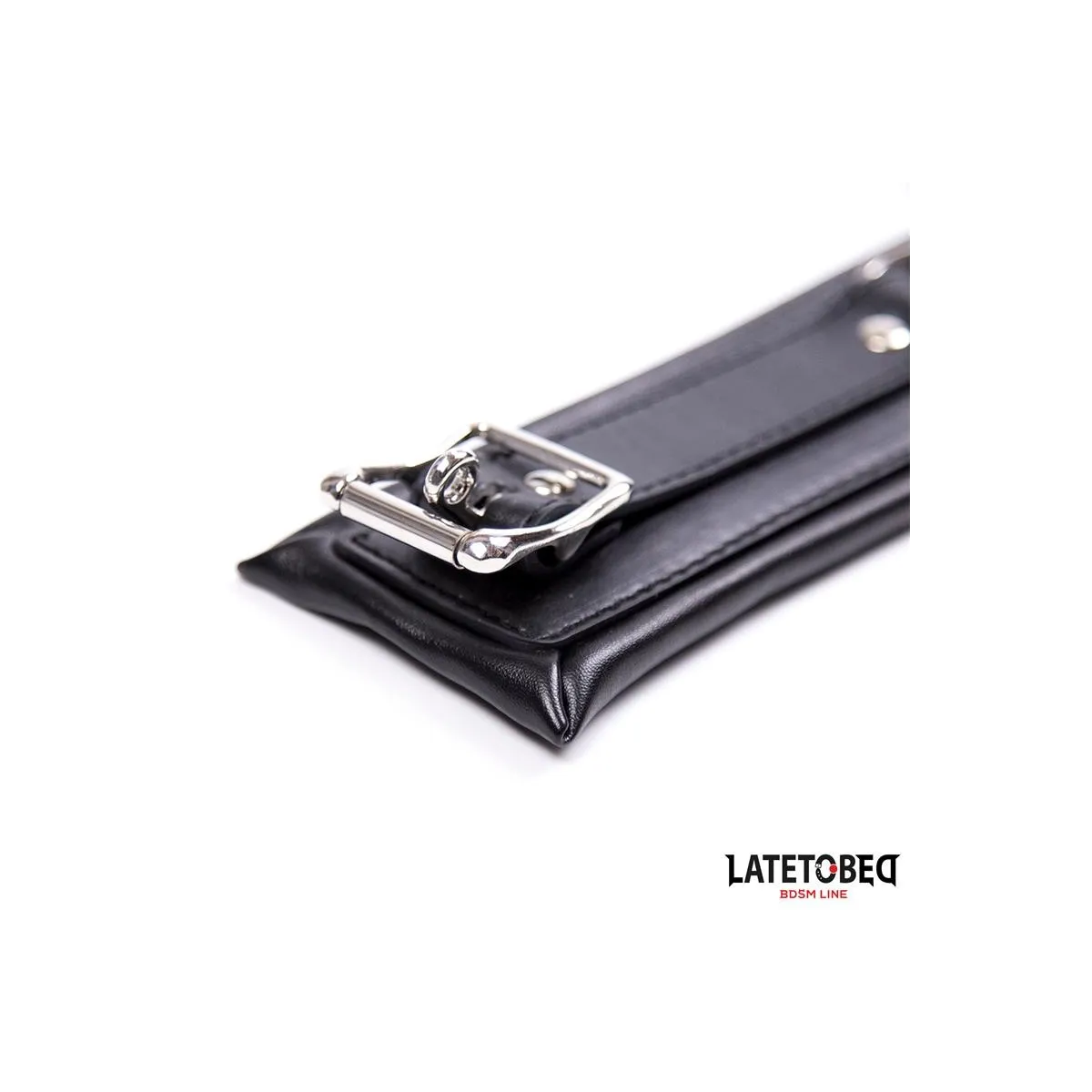 Gepolstertes Halsband mit Leine von Latetobed BDSM Line | Fesselliebe.de