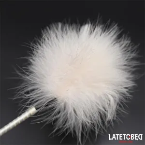 Bowknot-Feder-Kitzler-Paddel von Latetobed BDSM Line